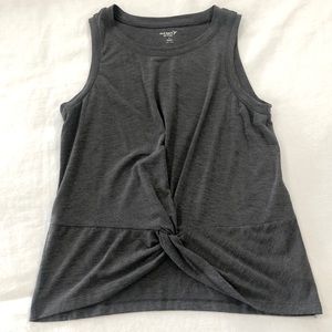 Old Navy Twist-Hem Active Go-Dry Top Size Medium